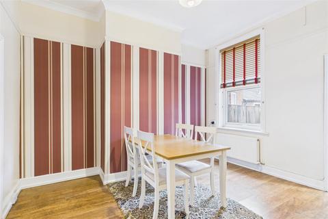 2 bedroom house for sale, Midland Terrace, Newark