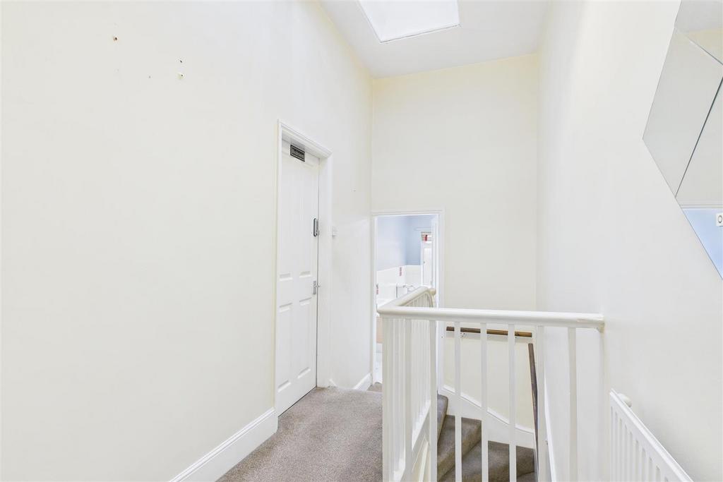 CAM04235 G0-PR0115-STILL009.jpg