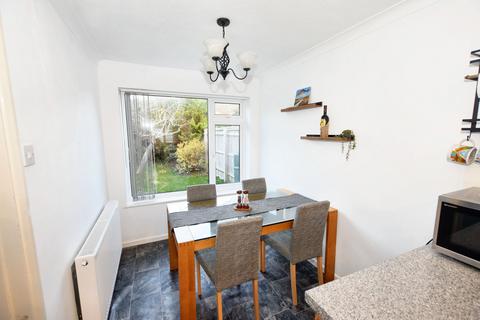 3 bedroom property to rent, Finmere Crescent, Aylesbury HP21