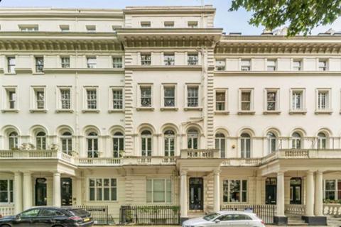 Studio to rent, Westbourne Terrace, London, W2
