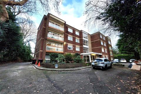 3 bedroom apartment for sale, Leicester Court, Salford, M7