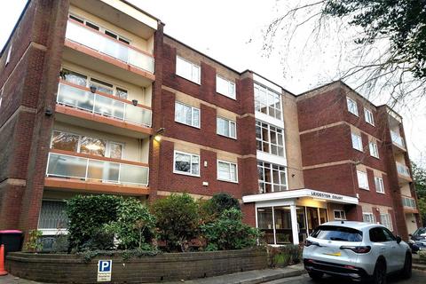 3 bedroom apartment for sale, Leicester Court, Salford, M7
