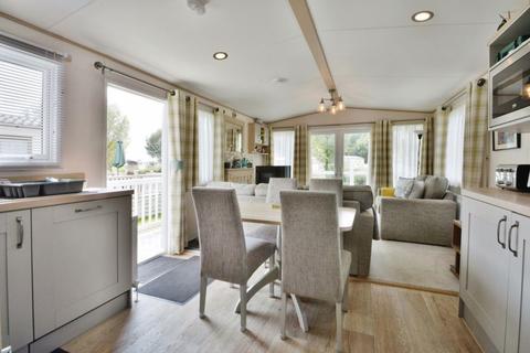 3 bedroom detached house for sale, Kingfisher Lake, Cirencester