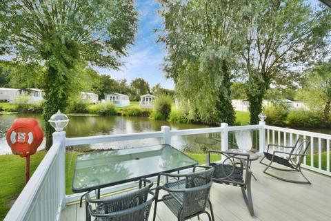 3 bedroom lodge for sale, Kingfisher Lake, Cotswold Hoburne, Cotswold Lakes
