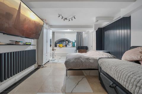 undefined, Caledonian Road, Islington, London, N1