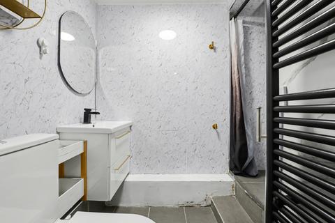 1 bedroom flat for sale, Caledonian Road, Islington, London, N1