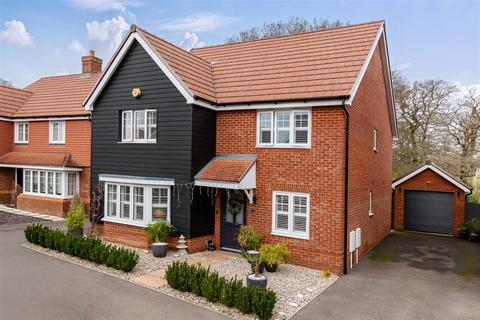 5 bedroom detached house for sale, Water Lily Way, Worthing
