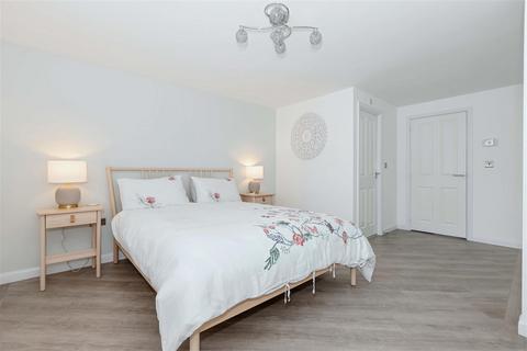5 bedroom detached house for sale, Water Lily Way, Worthing