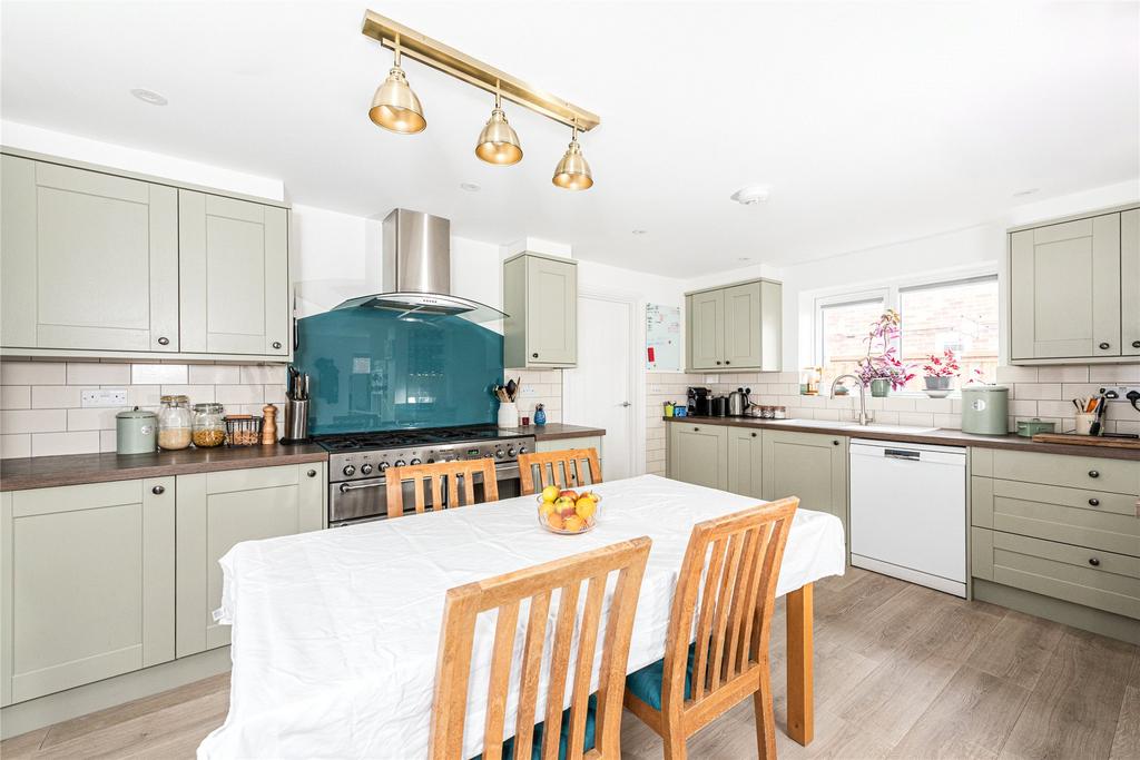 Kitchen/Dining
