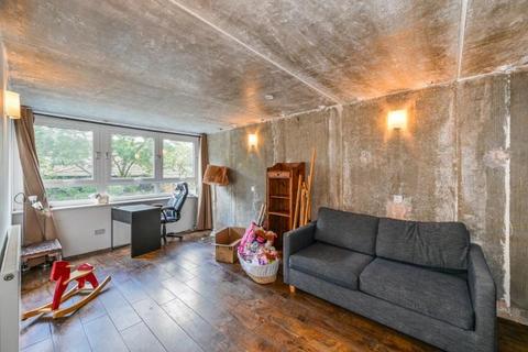 1 bedroom flat for sale, Palmerston House, Strasburg Road, London, SW11