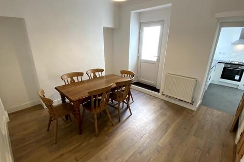 2 bedroom terraced house to rent, Portia Terrace, Swansea