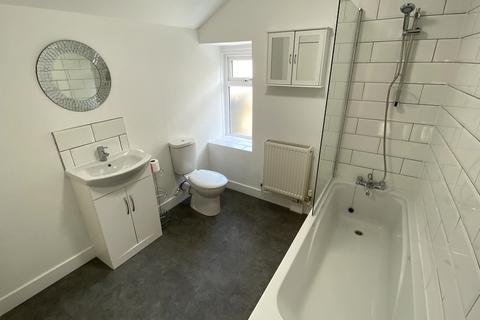 2 bedroom terraced house to rent, Portia Terrace, Swansea