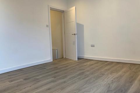 2 bedroom apartment to rent, Lansdowne Road, Manchester