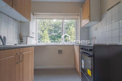 undefined, Eversley Avenue, Bexleyheath DA7