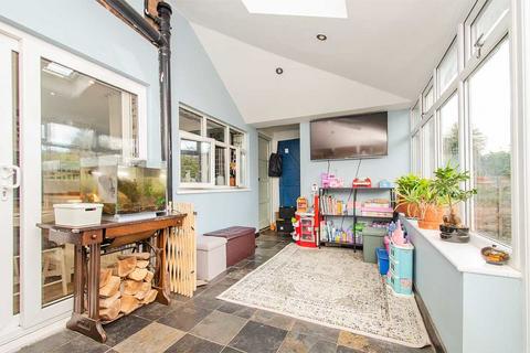 3 bedroom terraced house for sale, Queen Street, Burntwood WS7