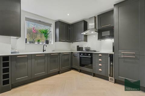 2 bedroom apartment for sale, Gaudin Court, Elland Close