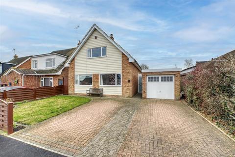 3 bedroom detached house for sale, Holly Road, Rushden