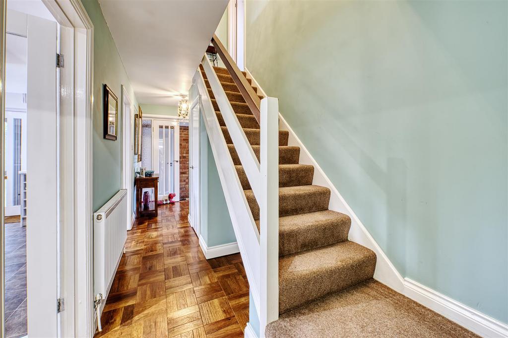 Holly Rd D78 7895 HDR.jpg