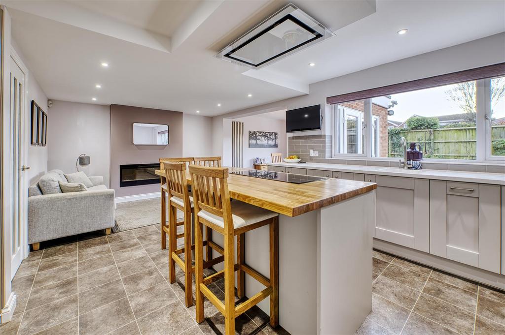 Holly Rd D78 7920 HDR.jpg