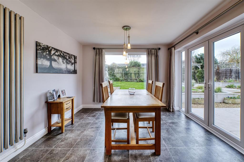 Holly Rd D78 7935 HDR.jpg