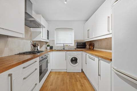 1 bedroom flat for sale, Irvine Court, 100 Whitfield Street, London