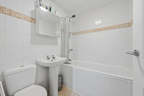 1 bedroom flat for sale, Irvine Court, 100 Whitfield Street, London
