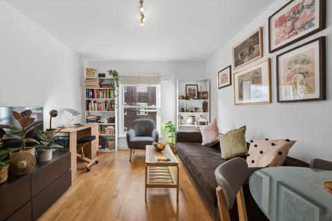 1 bedroom flat for sale, Irvine Court, 100 Whitfield Street, London