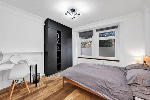 2 bedroom maisonette to rent, Lordship Lane, East Dulwich, London, SE22