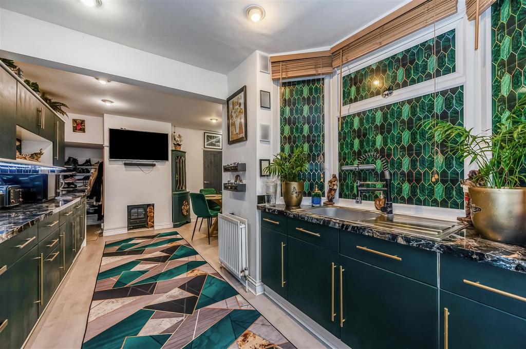 Kitchen units.jpg