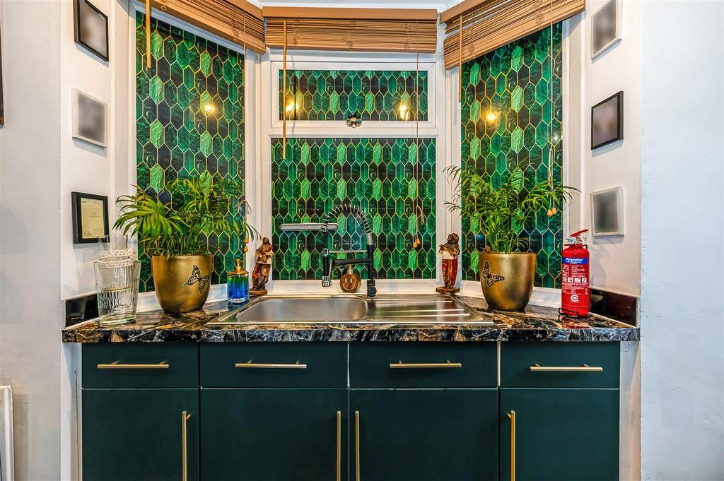 Kitchen Bay.jpg