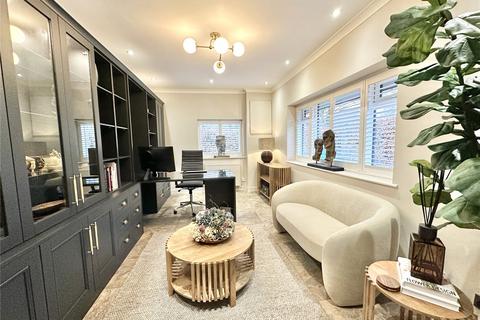 4 bedroom detached house for sale, Ferndown Road, Manchester M23