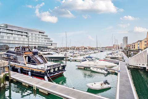 2 bedroom flat for sale, Ocean Way, Ocean Village, Southampton, Hampshire, SO14