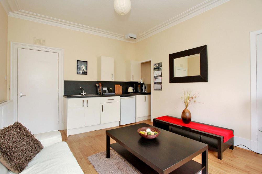 Lounge/Kitchen