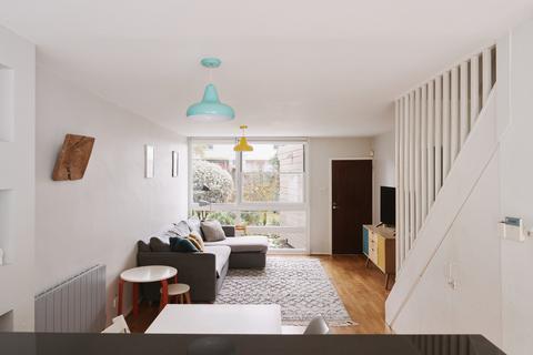 3 bedroom end of terrace house for sale, The Lane, London SE3