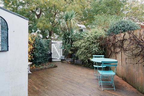3 bedroom end of terrace house for sale, The Lane, London SE3