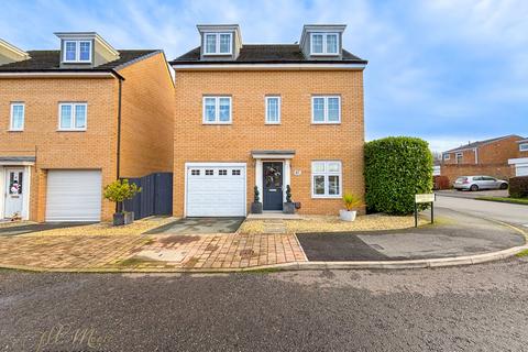 4 bedroom detached house for sale, Rushmore Grange, Washington NE38