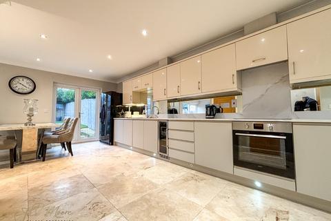 4 bedroom detached house for sale, Rushmore Grange, Washington NE38