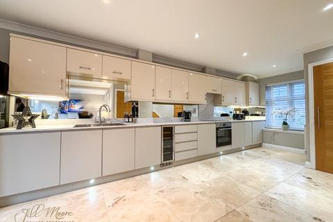 4 bedroom detached house for sale, Rushmore Grange, Washington NE38