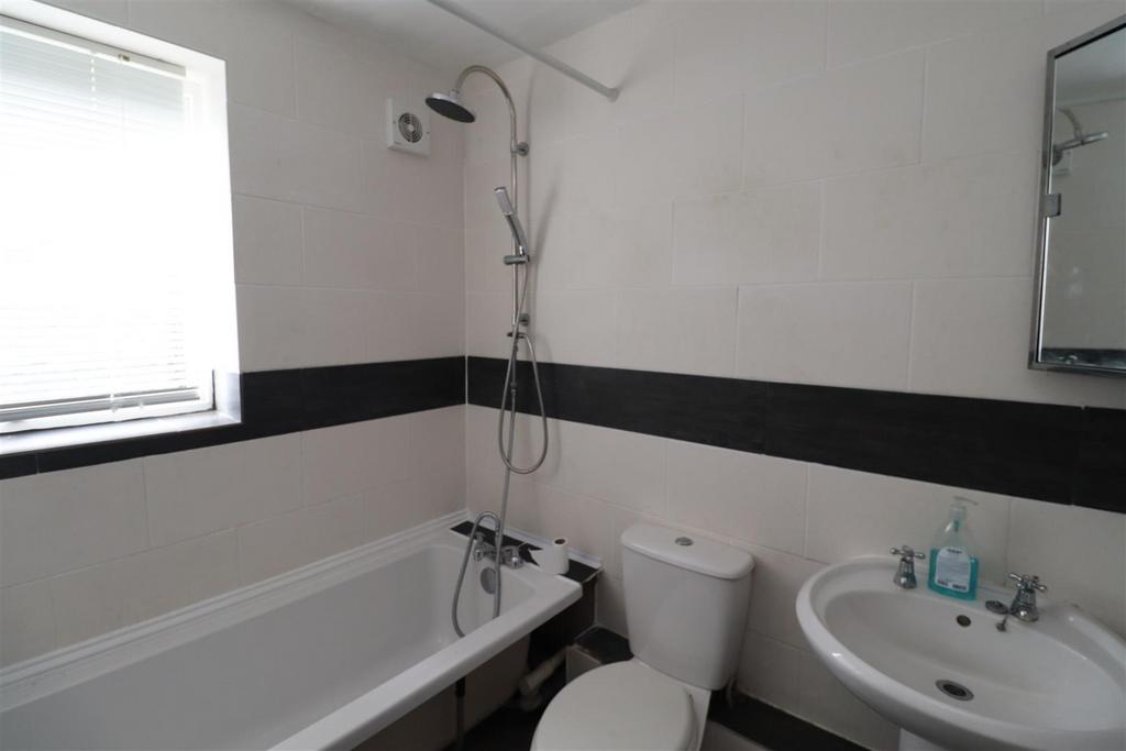 Bathroom.JPG
