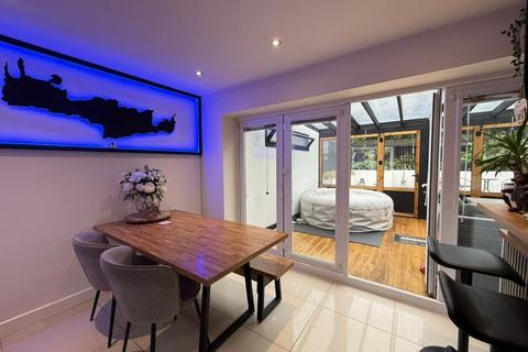 undefined, Pontefract WF8