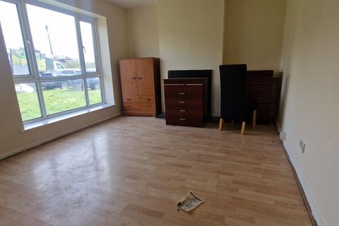 2 bedroom flat to rent, Maldon Close, London