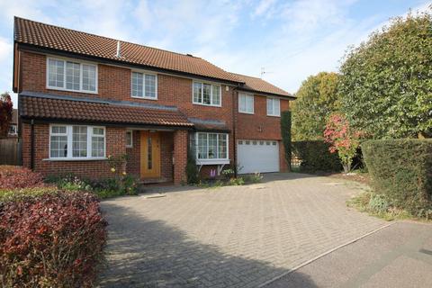 5 bedroom detached house for sale, Dulwich Close, Newport Pagnell