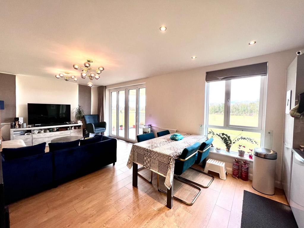 Apartment in Cambridge, South Trumpington - View 3
