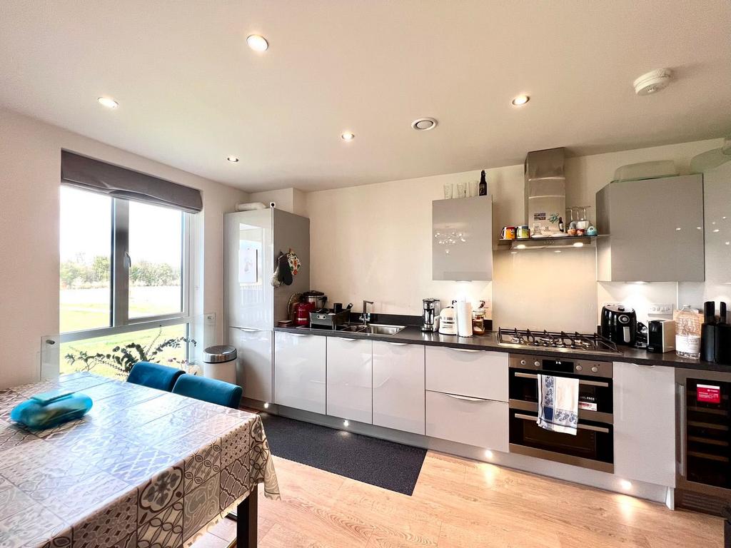 Apartment in Cambridge, South Trumpington - View 5