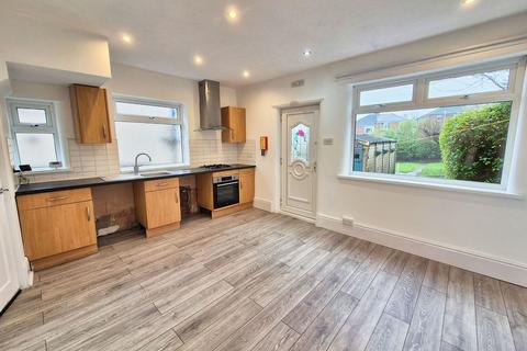 3 bedroom semi-detached house to rent, Norton Avenue, Sheffield