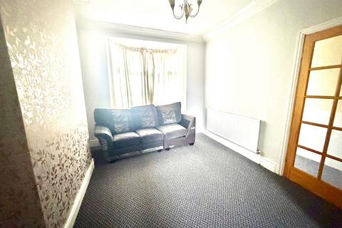 3 bedroom terraced house to rent, Dudley DY2