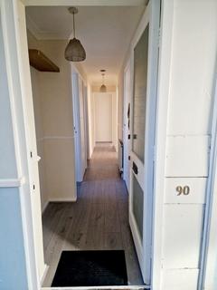 2 bedroom ground floor flat to rent, Haslemere Avenue, Hanwell, W7