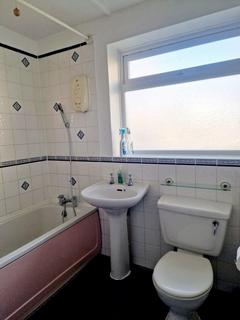 2 bedroom ground floor flat to rent, Haslemere Avenue, Hanwell, W7