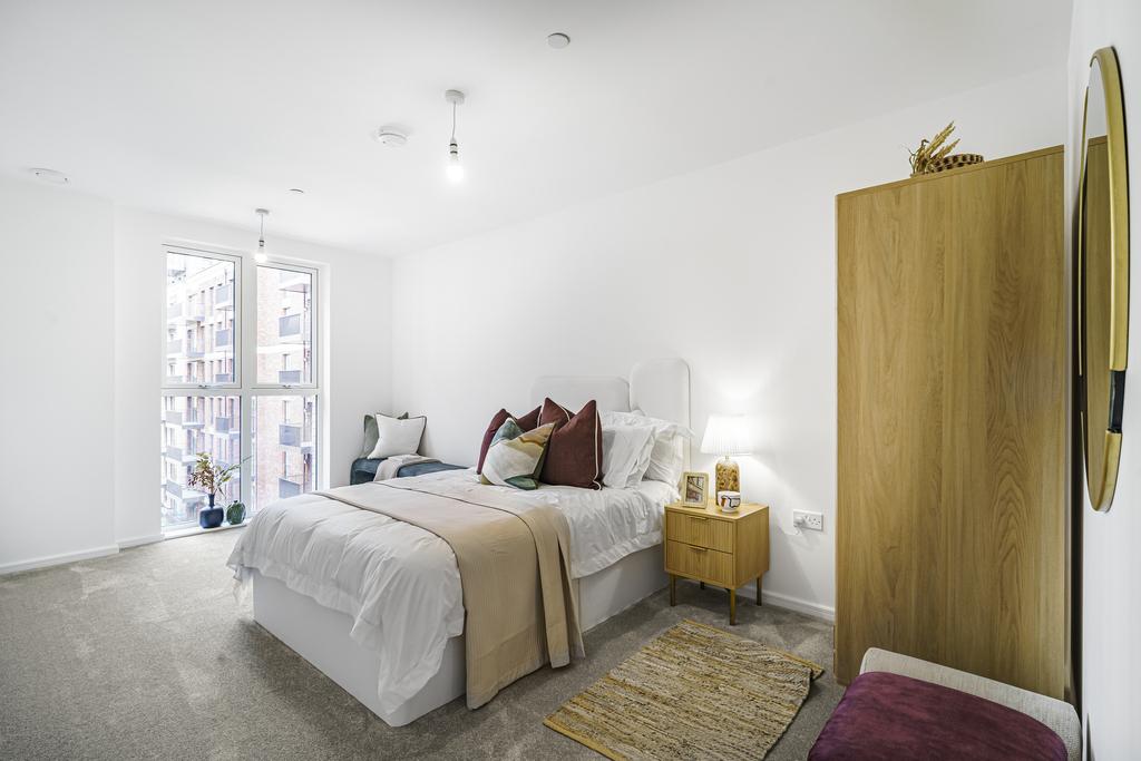 Arora  Clapham Park 107  Flat 33-6