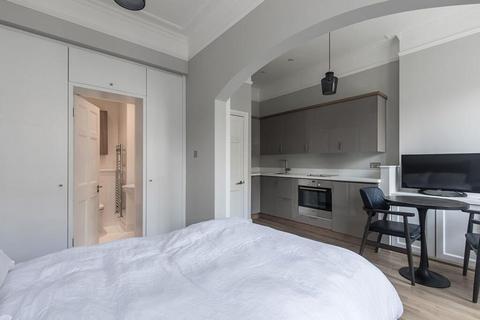 2 bedroom flat to rent, Gloucester Place, W1U
